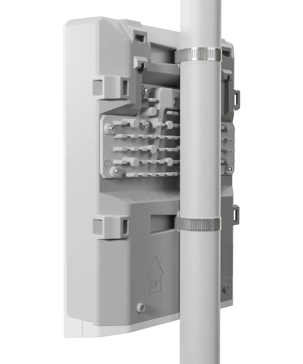 Фото Коммутатор MikroTik Cloud Router Switch 318-16P-2S+OUT with 800MHz CPU, 256MB RAM, 16x Gigabit LAN with PoE-out, 2xSFP+ cages, RouterOS L5 or SwitchOS (dual boot), outdoor enclosure, mounting kit (power supply N