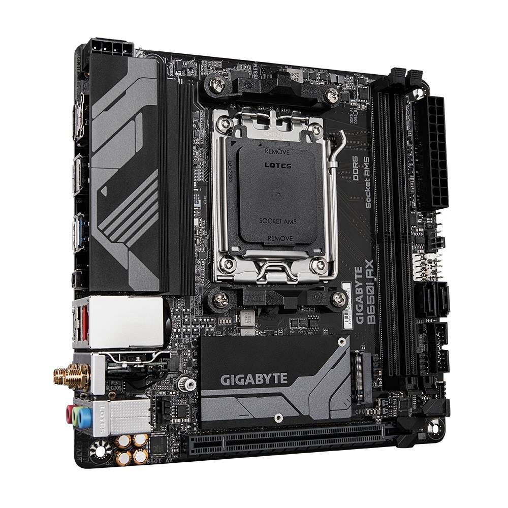 Фото Материнская плата GIGABYTE B650I AX, AM5, AMD B650, 2xDDR5, 2xSATA, 1xM.2, 1xPCIe 4.0 x16, 1xHDMI, 1xDP, 1x2.5Gb LAN, Wi-Fi 6E, Bluetooth 5.3, 1xUSB-C 5Gbps, 1xUSB-A 5Gbps, 3xUSB-A 2.0, 3x3.5 мм, 7.1, ITX