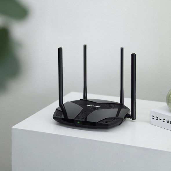 Фото Двухдиапазонный роутер MERCUSYS MR80X AX3000 Wi-Fi 6, до 574 Мбит/с на 2,4 ГГц + до 2402 Мбит/с на 5 ГГц,4 фиксированные внешние антенны, 3 гигабитных порта LAN, 1 гигабитный порт WAN